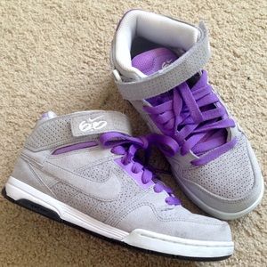 Nike Gray/Purple Sneakers