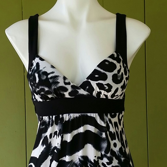 Beautiful Zebra Top - Picture 4 of 4