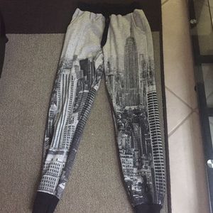 Forever 21 New York Skyline Joggers