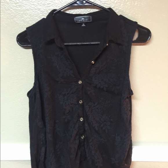 Collar Neck, laced tank top with gold buttons