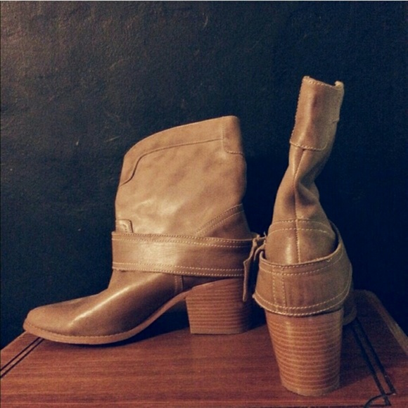 Ankle boots