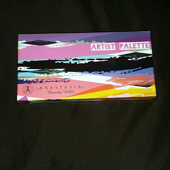SOLD Limited EdItion Anastasia Beverly hill - Picture 1 of 2