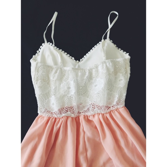 ❌SOLD❌ Summer white / coral spaghetti straps dress - Picture 3 of 3