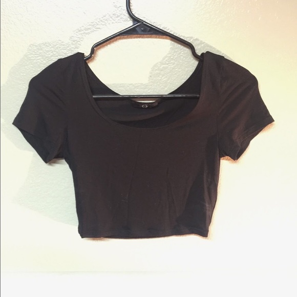 Solid Black Short Sleeve Crop Top