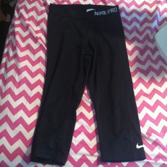 Cropped nike pro leggings