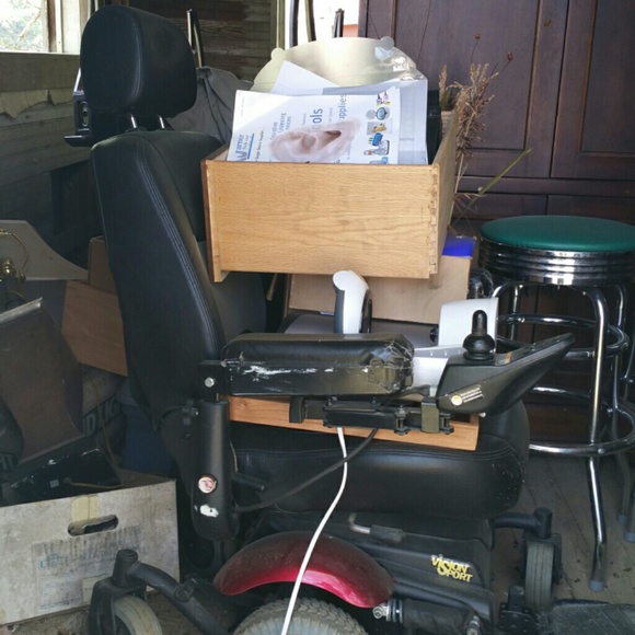 Electric Wheelchair - Picture 1 of 2