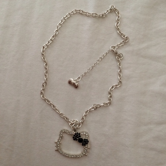 Hello kitty necklace