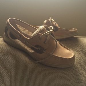 New Sperrys size 8