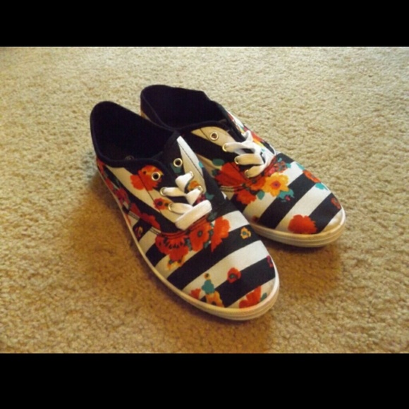 Striped Floral Canvas Shoes