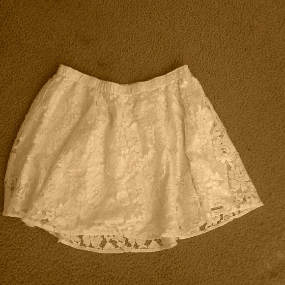 Lace skirt