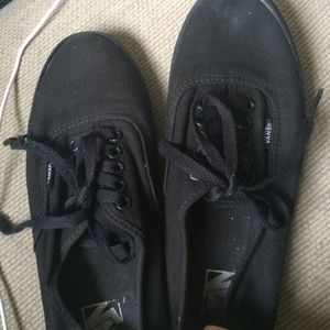 Vans all black shoes 8.5W/7M