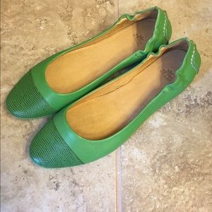 Peter Millar leather flats size 8 1/2 in GREEN