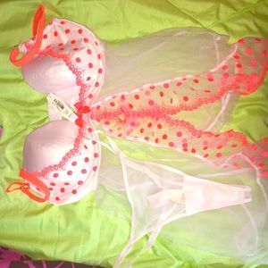 Victoria secret set panties included