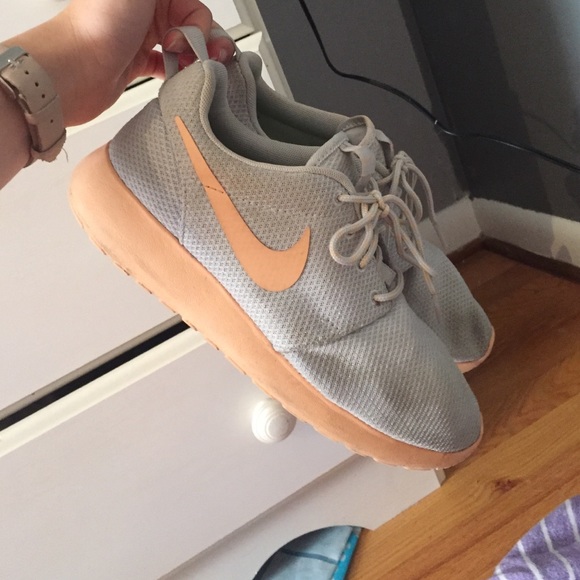 Grey and Peach Nike roshes