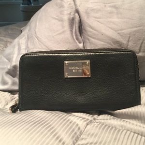 Michael kors black leather wallet