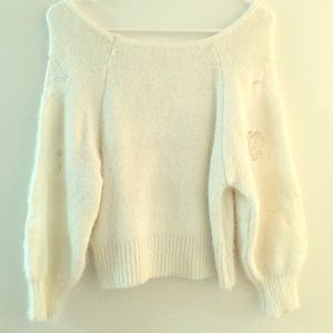 *SOLD* Crew neck long sleeve loose white sweater