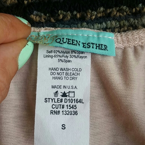 Blush Lace Dress - Picture 3 of 3