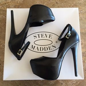Black Steve Madden Daakota Platform Pump