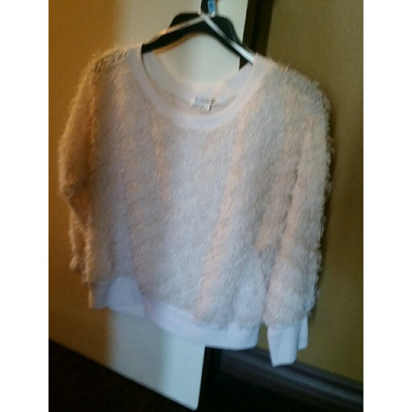 Frizzy thin sweater