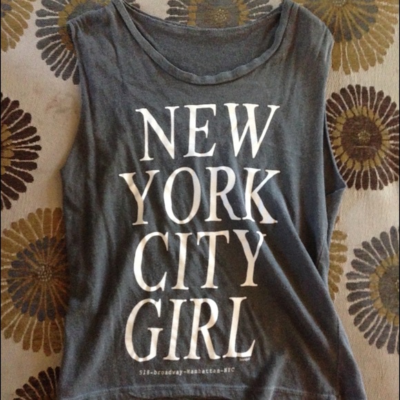 Brandy Melville graphic tee