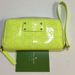 🎀🎀SOLD🎀🎀 Kate Spade neon yellow metro wallet