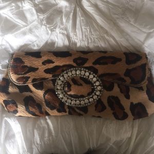 Leopard clutch
