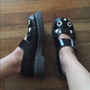 Tuk: anarchic Mary Jane shoes
