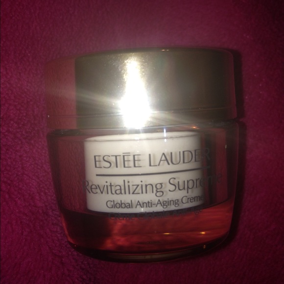 Estée Lauder Revitalizing Supreme creme