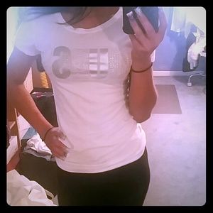 S white guess tee