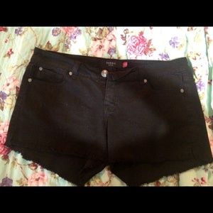 BNWOT Torrid black denim shorts