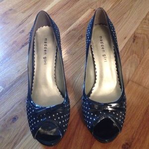 Peep toe heals