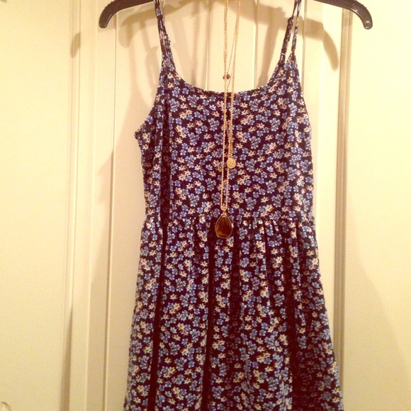 Floral skater style dress (NWOT) 💕