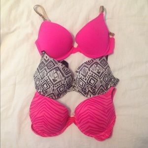 3 Victoria's Secret bras