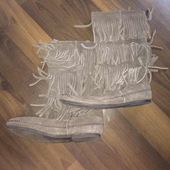 Minnetonka grey fringe boots