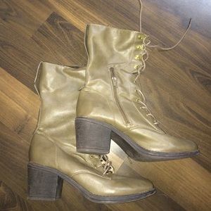 Olive green army boots with heel