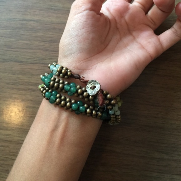 Green & gold beaded wrap bracelet - Picture 2 of 3