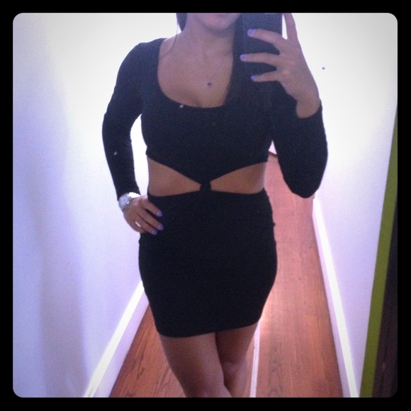 Sexy bodycon cut out dress💃🏽 - Picture 1 of 4