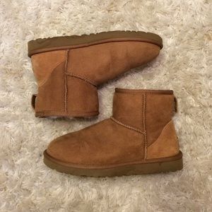 ON HOLD FOR @DIVONAN