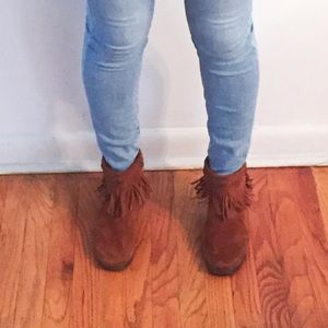 Minnetonka moccasin boots