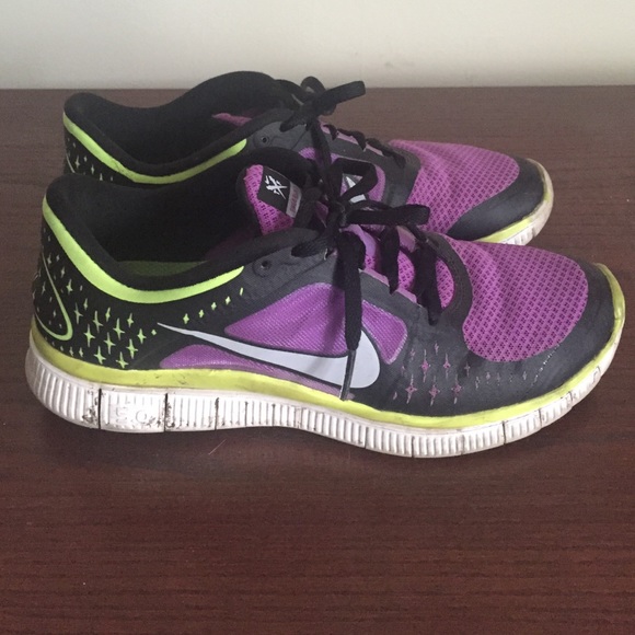 Nike Shoes - Nike Free Run 3