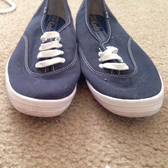 Shoes - Picture 2 of 3
