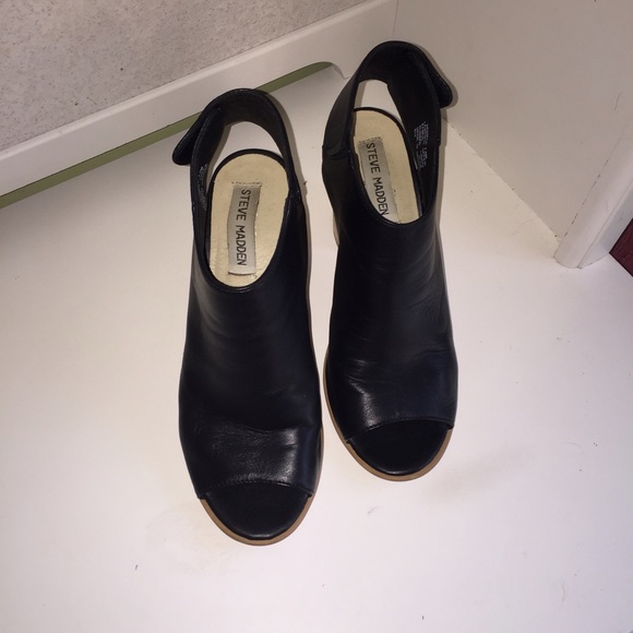 Low Heel Leather Shoes - Picture 2 of 4