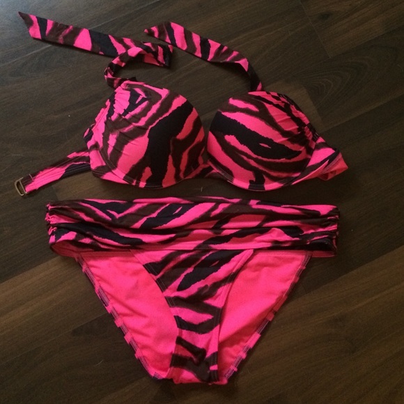 Victoria's Secret bombshell bathing suit