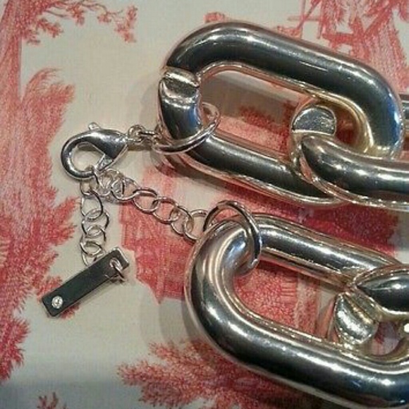 โSOLDโ โคRUNWAY SILVER NECKLACE CHAIN - Picture 3 of 4