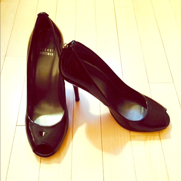 S.W open peep toe. Silver stud label w/! SW logo