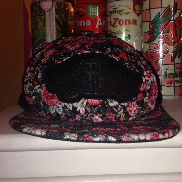 🌺 Floral Vans Hat 🌺