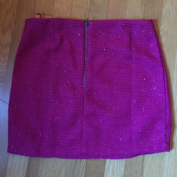 Francesca's pink mini skirt, sparkley - Picture 3 of 3