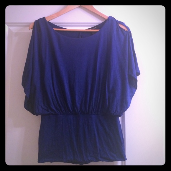 ******SOLD*********Stylish indigo colored top.