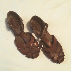 Vintage brown sandals