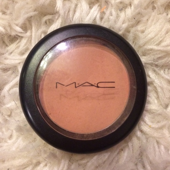 MAC BLUSH IN GARB